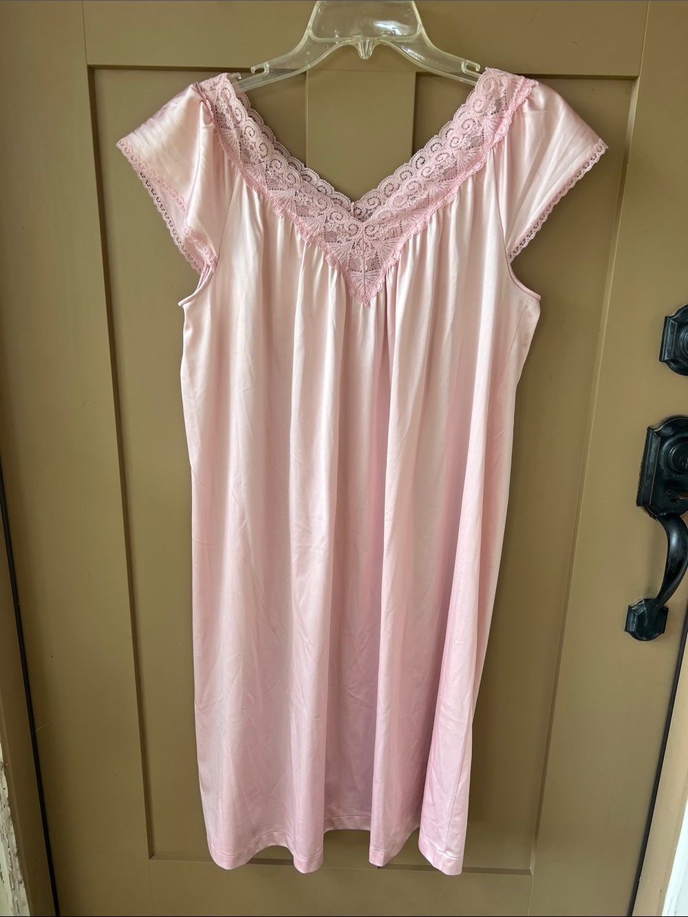 Vanity Fair Vintage Pink Satin Lace Trim Sz S Nightgown Like New